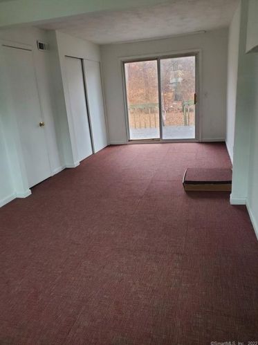 80 Middle Tpke, Manchester CT 06040-4209 exterior