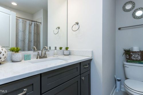 204 Kipling Dr, Oxford NC 27565-9713 exterior