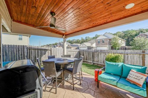 9115 Sweet Blue Jasmine Ln, Humble TX 77338-1518 exterior