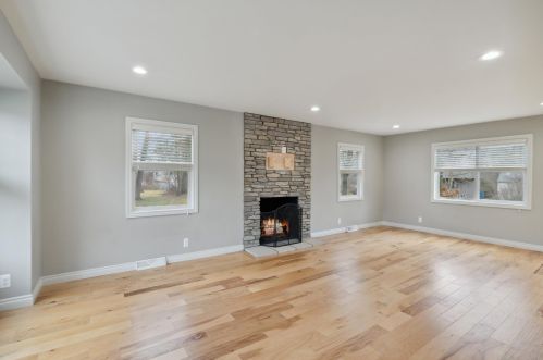 925 Polvadera St, Commerce Township MI  48382-3857 exterior