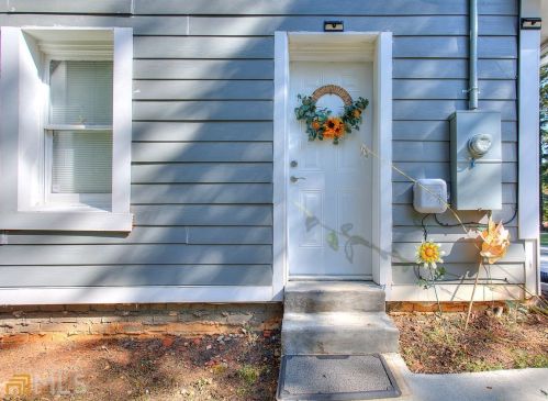 4495 Kent Rd, Atlanta GA  30337-5205 exterior