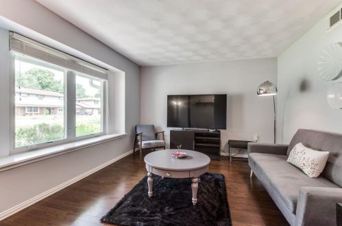 1026 Hickory St, Irving TX  75060-3522 exterior