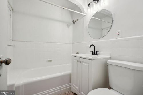 6937 19 St, Philadelphia PA 19146-2936 exterior