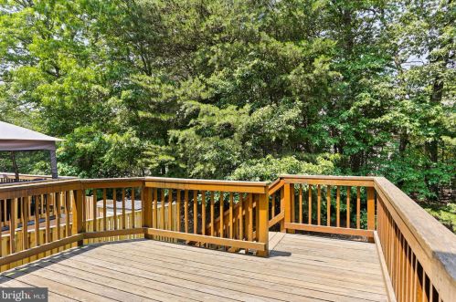 224 Foxtree Dr, Glen Burnie MD 21061-6347 exterior