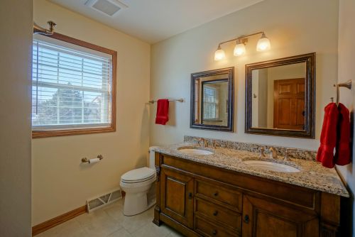 4501 121, Milwaukee WI 53228-2490 exterior