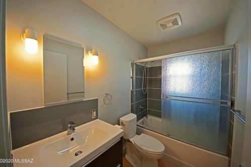 3008 Dickson Dr, Tucson AZ 85716-1722 exterior