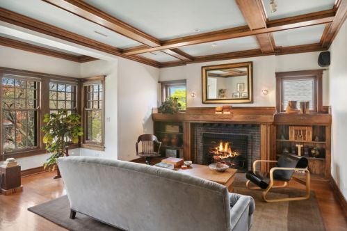 4639 Beacon St, Chicago, IL 60640-6940