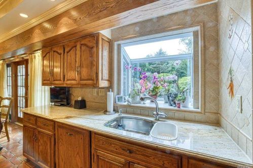 29 Arista Dr, Huntington Station NY 11746-4912 exterior