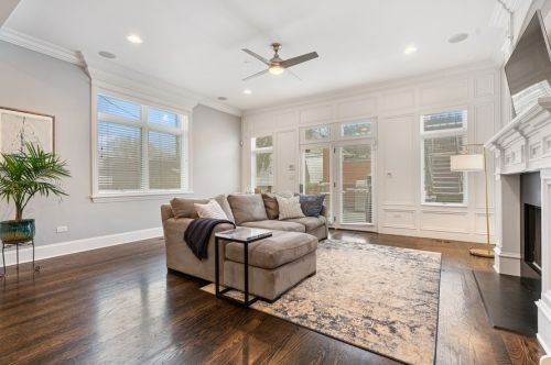 2456 Hutchinson St, Chicago IL 60618-2939 exterior