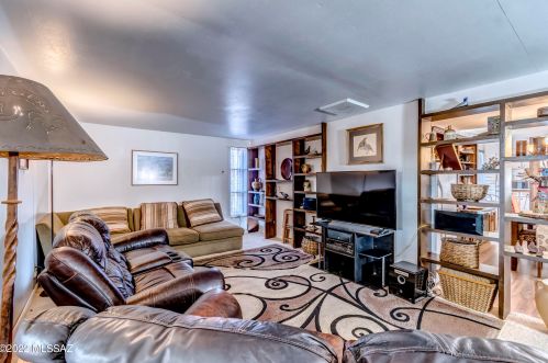 8532 Calle Bolivar, Tucson AZ  85715-5409 exterior