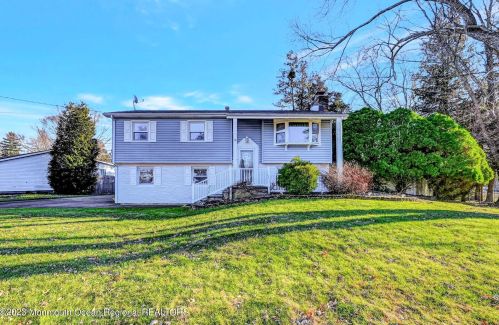 16 Dina Pl, Jackson Twp, NJ 08527-1106