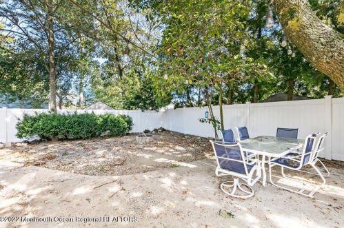 19 Glenwood Dr, Berkeley Township NJ 08721 exterior