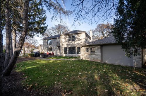 7425 Grand Pkwy, Milwaukee WI 53213-3566 exterior