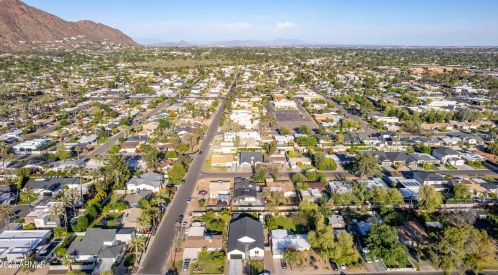 4239 42nd St, Phoenix AZ  85018-4207 exterior