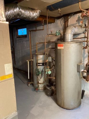 354 Amsterdam Ave, Babylon NY 11704-4922 exterior