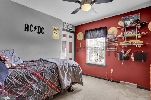 141 Pheasant Run Ln, Hanover PA 17331-9186 exterior