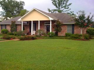 705 Oak Ridge Way, Jackson MS  39208-8079 exterior