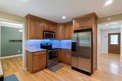 6769 Lockridge Dr, Atlanta GA 30360-1555 exterior