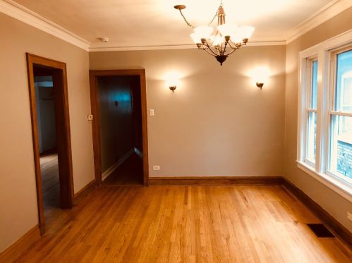 5042 Winnemac Ave, Chicago IL 60630-2315 exterior