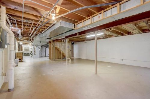 4870 82, Milwaukee WI 53220-4219 exterior