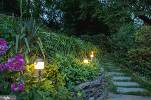 301 Glendale Ave, Alexandria VA 22301-2407 exterior