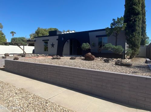 8542 Calle Bolivar, Tucson AZ  85715-5409 exterior