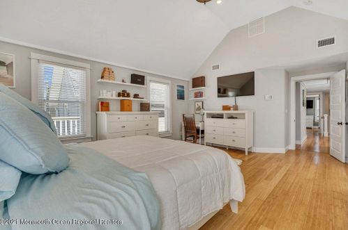 13 Ctr St, Locust NJ 07760-1712 exterior