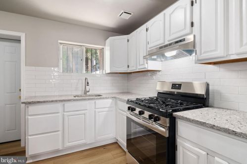 2430 Federal St, Philadelphia PA 19146-3914 exterior