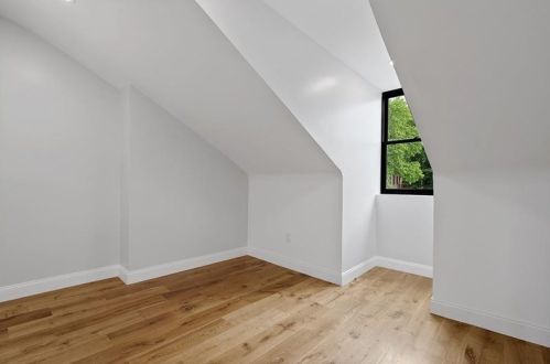 1714 Buena Vis St, Pittsburgh PA 15212-3927 exterior