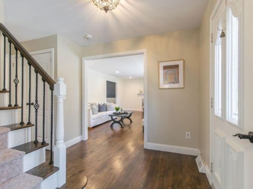 19 Quinnehtuk Rd, Springfield MA 01106-2911 exterior