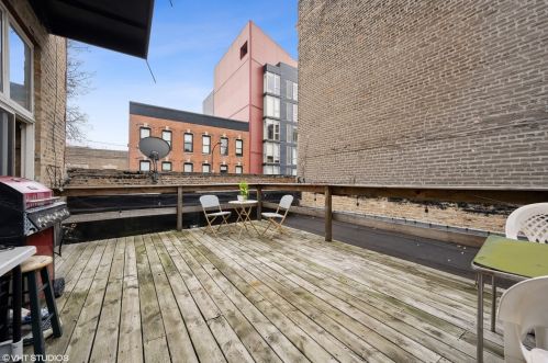 1907 Milwaukee Ave, Chicago IL  60647-4352 exterior