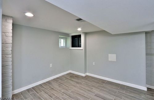 34 Enfield Ave, Montclair NJ 07042-3118 exterior