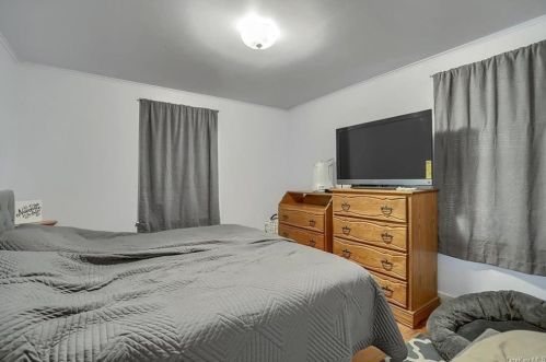 87 Mtn Ave, Middletown NY exterior