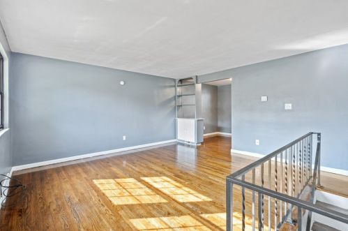 308 Frazier Dr, Pittsburgh PA 15235-5257 exterior