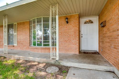 2025 Cedar Valley Ln, Dallas TX  75232-2305 exterior