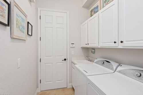 9351 Vercelli Ct, Naples FL 34113-7748 exterior