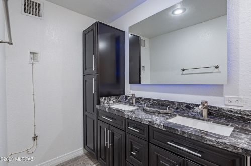 9814 1st St, Tucson AZ  85748-1950 exterior