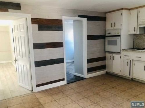 112 Elizabeth St, Outwater NJ  07026-1139 exterior