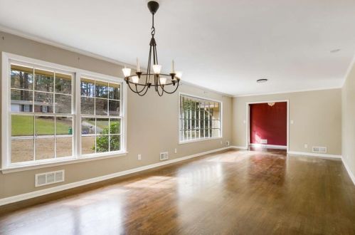 2607 Hawthorne Dr, Atlanta GA 30345-1328 exterior