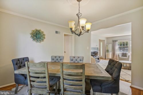 11706 Enid Dr, Rockville MD 20854-3454 exterior