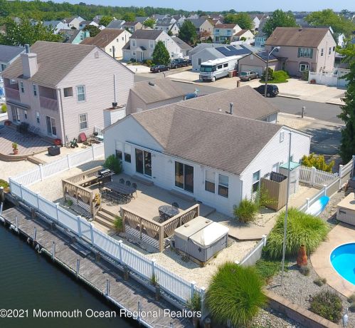 80 Storm Jib Ct, Berkeley Township NJ 08721-1417 exterior