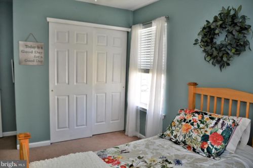 52 Steeplechase Cir, Chester PA 19014-1463 exterior