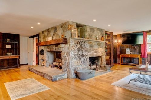 325 Hl Rd, Torrington CT 06790-5834 exterior