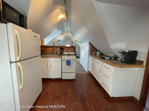 4 Center St, Locust NJ  07760-1713 exterior