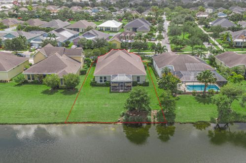 10581 Waterway Ln, Fort Pierce FL  34987-1914 exterior