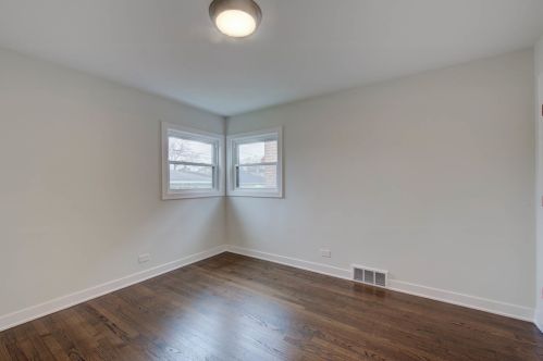 4852 La Crosse Ave, Chicago IL  60638-2119 exterior