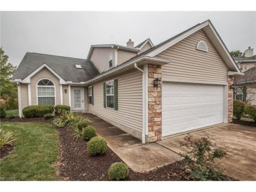 7572 Sanctuary Cir, Cleveland, OH 44141-3195