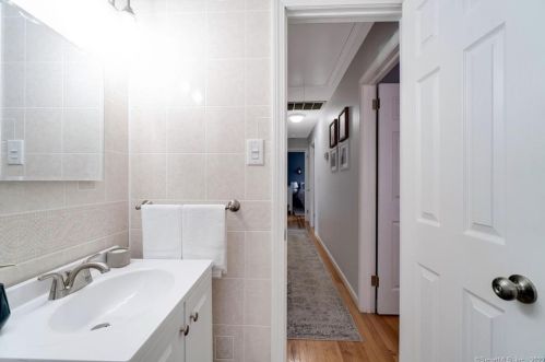 35 Harley Rd, Milford CT 06460-3725 exterior