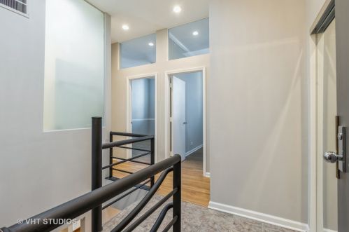 2343 Greenview Ave, Chicago IL  60614-3040 exterior