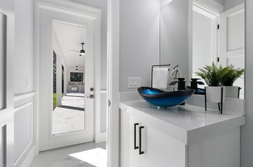 4348 6 Ave, Naples FL 34120-4946 exterior